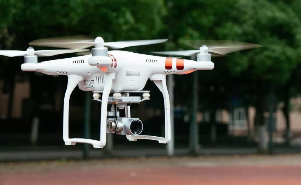 無人機駕駛證怎么考?。靠家粋€無人機駕駛證多少錢？